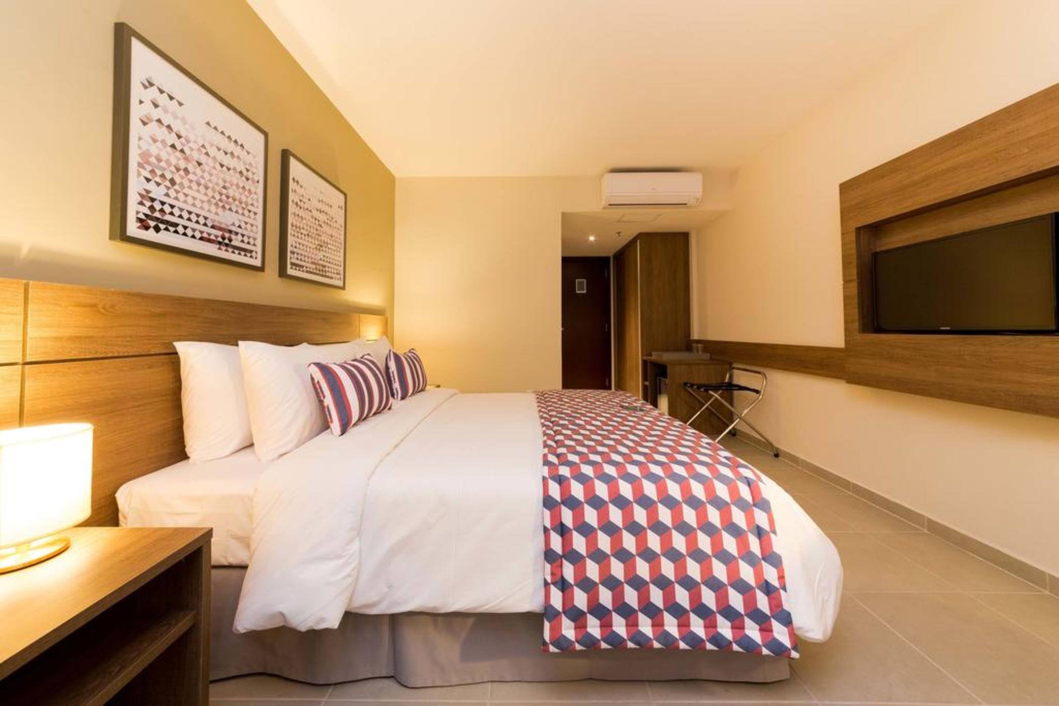 Tulip Inn كامبوس دوس جويتاكازيس المظهر الخارجي الصورة