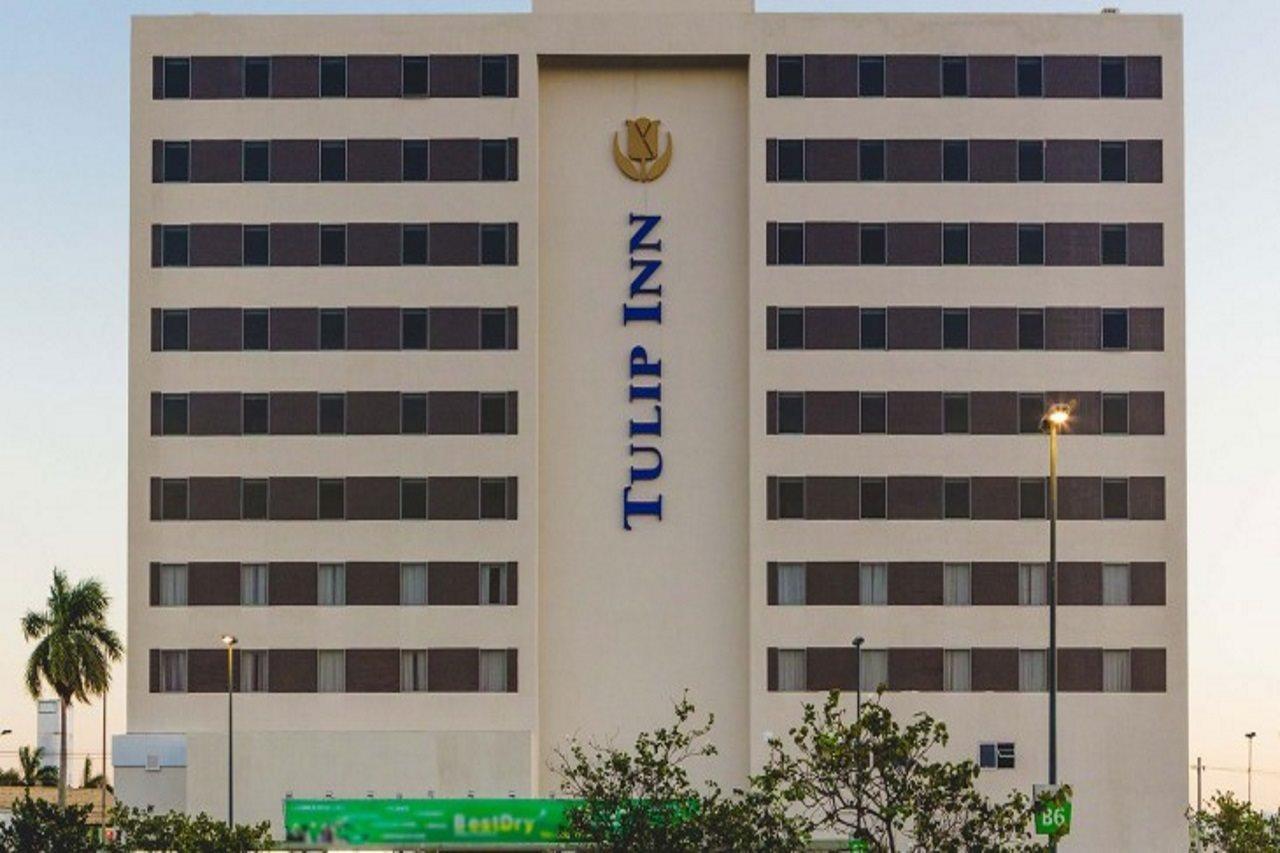 Tulip Inn كامبوس دوس جويتاكازيس المظهر الخارجي الصورة