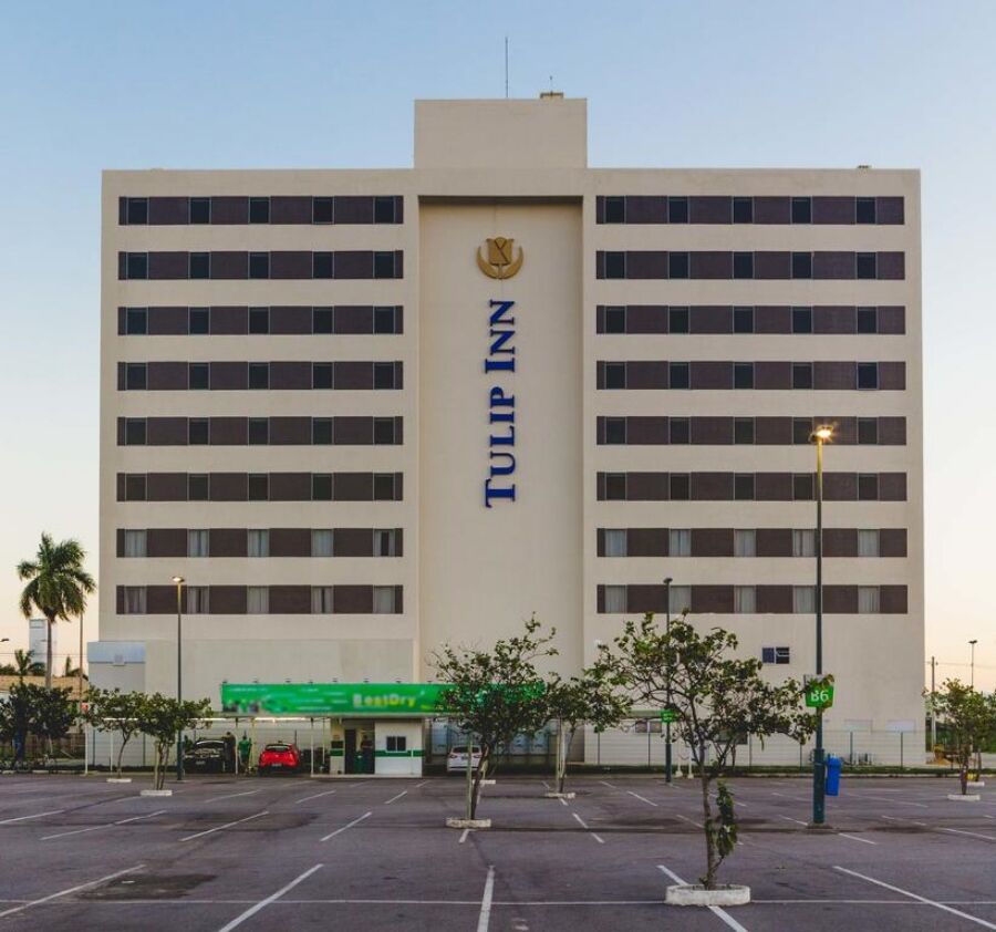 Tulip Inn كامبوس دوس جويتاكازيس المظهر الخارجي الصورة